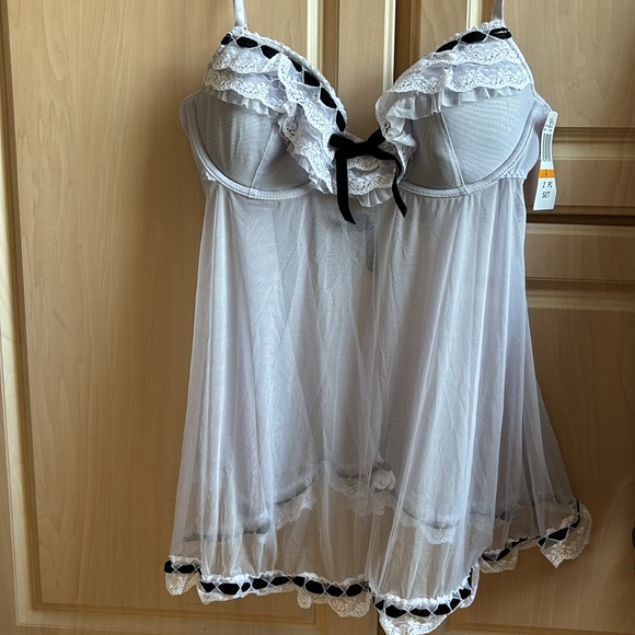 LINGERIE SET NWT Jezebel Chemise and bikini - Picture 2 of 16